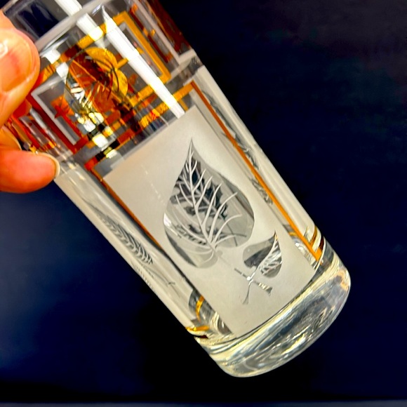 Retro DOMINION GLASS CO set of two frosted fall leaf design glasses - Picture 5 of 8